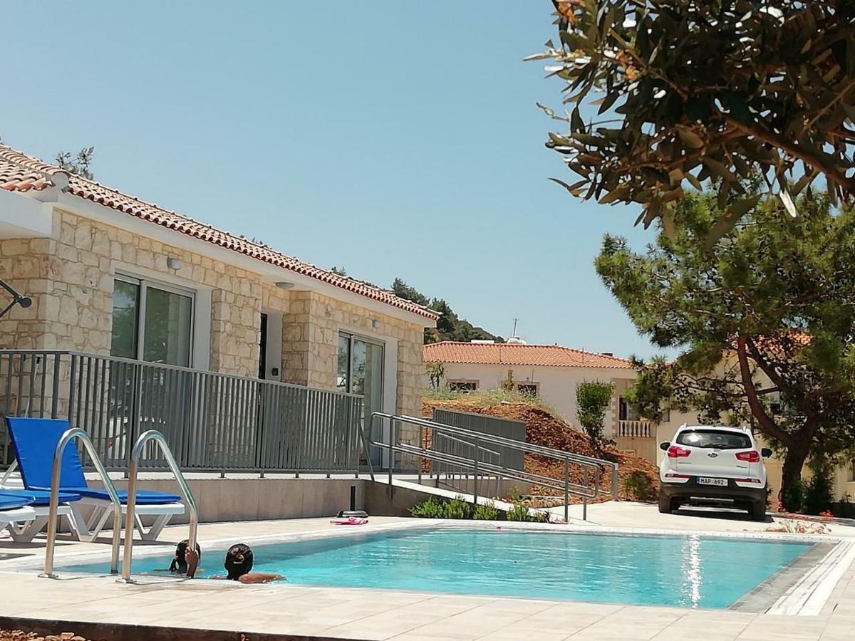 Pomos Idol Exceptional Beach Villa Exterior photo
