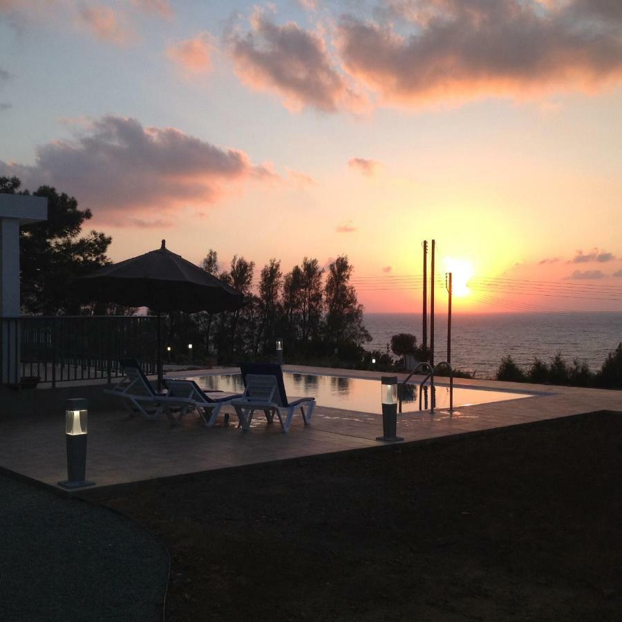 Pomos Idol Exceptional Beach Villa Exterior photo