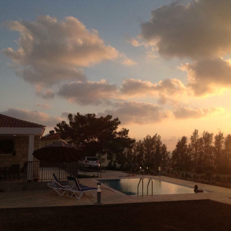 Pomos Idol Exceptional Beach Villa Exterior photo