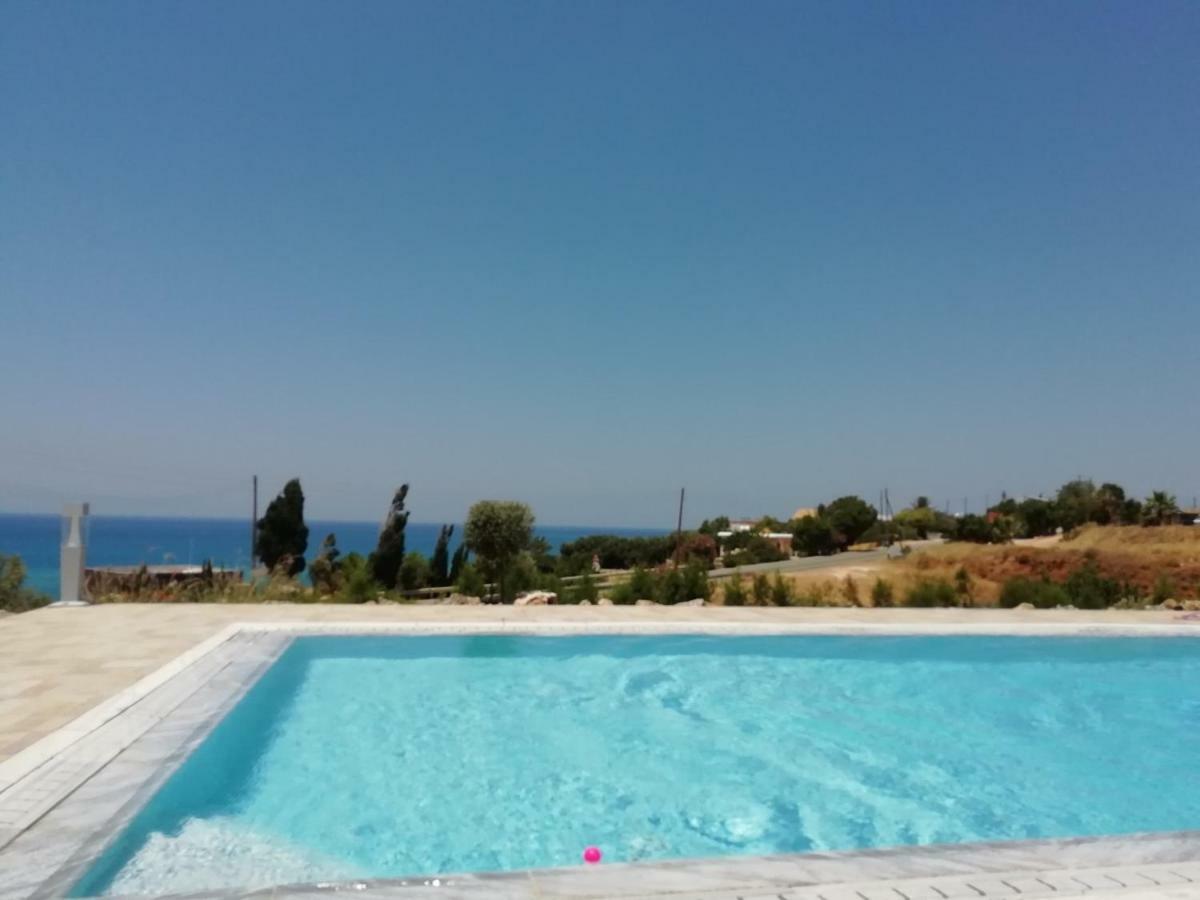 Pomos Idol Exceptional Beach Villa Exterior photo